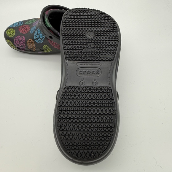Womens Size 10 Crocs Colorful Day of the Dead Sugar Skull Clogs Black Background - Picture 6 of 8